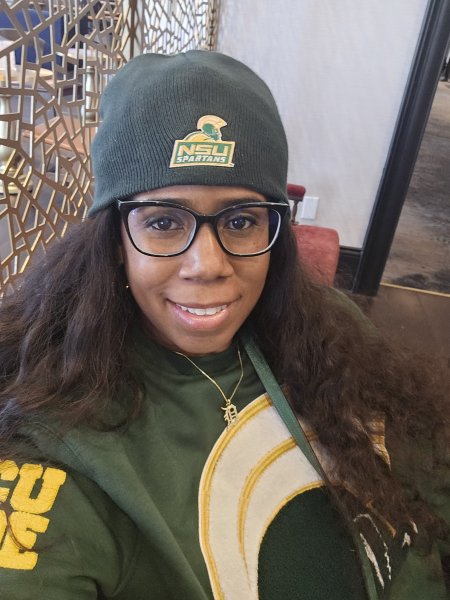 Kiayana Davis